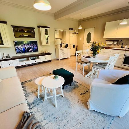 Mvs Apartment Giroc Eksteriør bilde